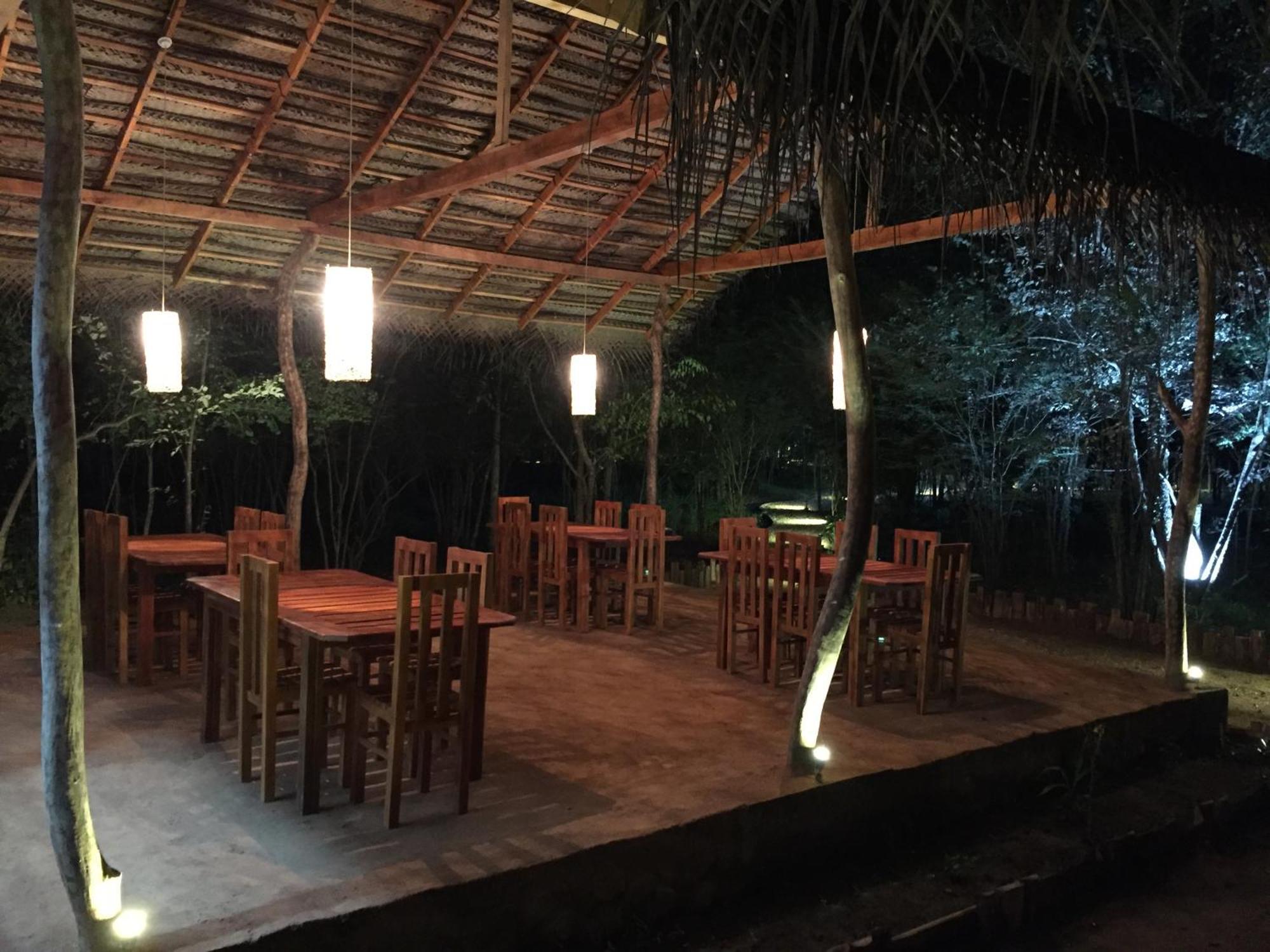 Sky Forest Habarana Exterior foto